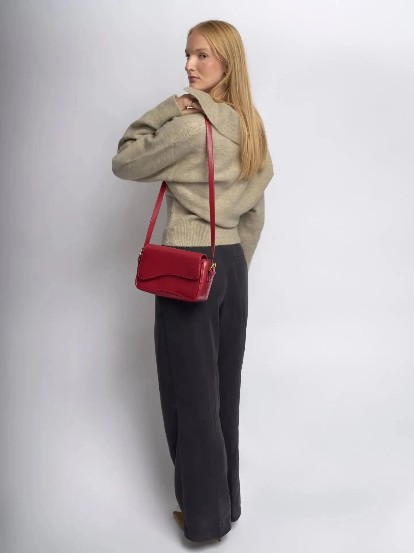 Gaby | Elegant Minimalist Black Leather Shoulder Bag