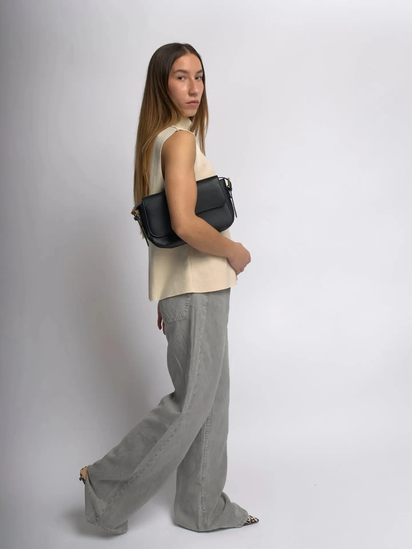 Gaby | Elegant Minimalist Black Leather Shoulder Bag
